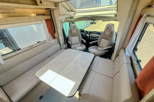 Baño trasero del Rapido 606F 2026