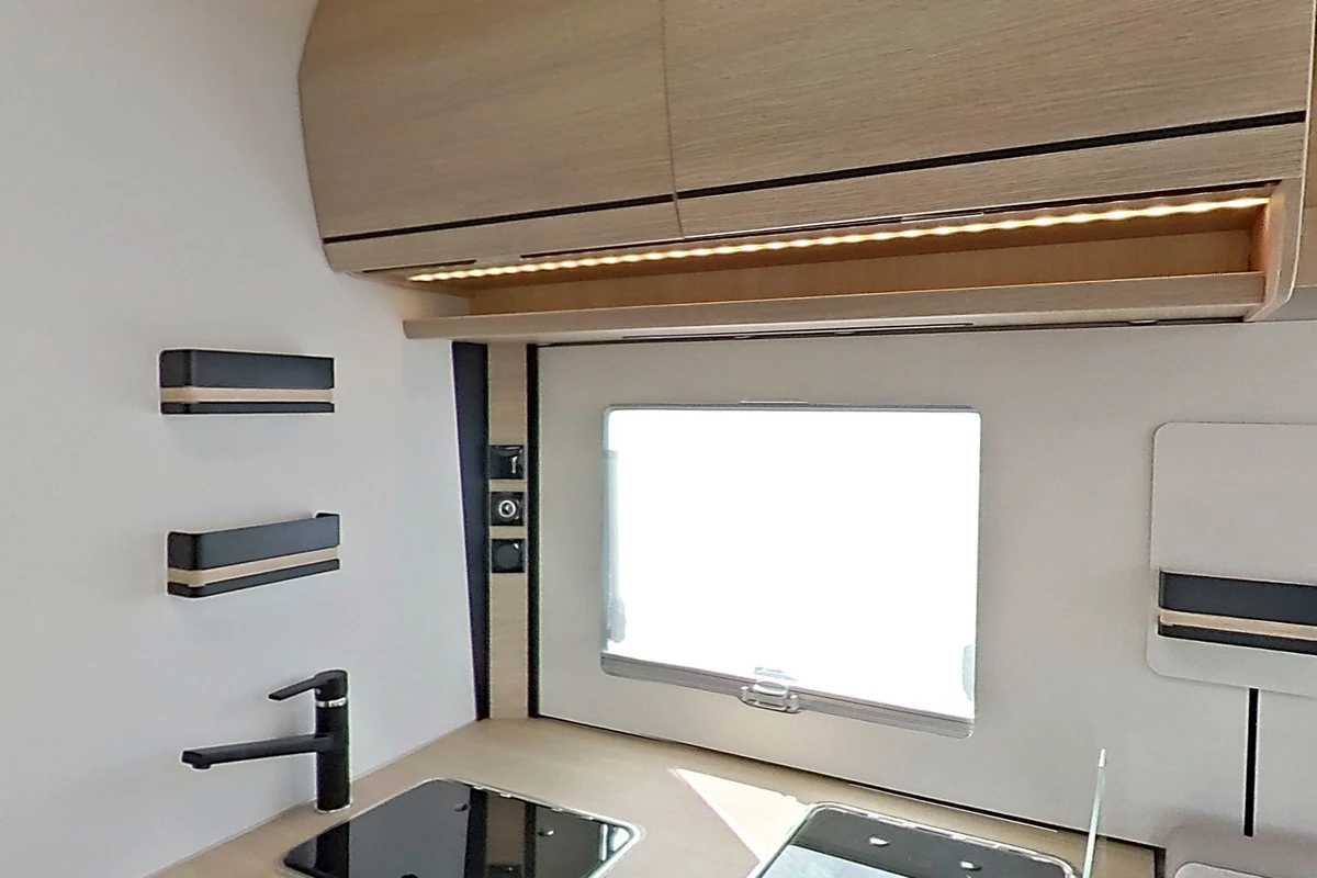 Cocina del Rapido 606F (imagen oficial Rapido)