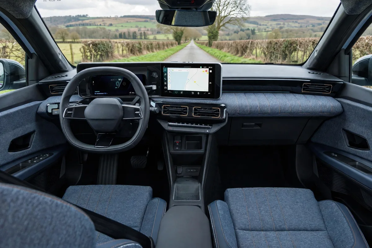 Interior oficial del Renault R4 E-Tech 40 kWh