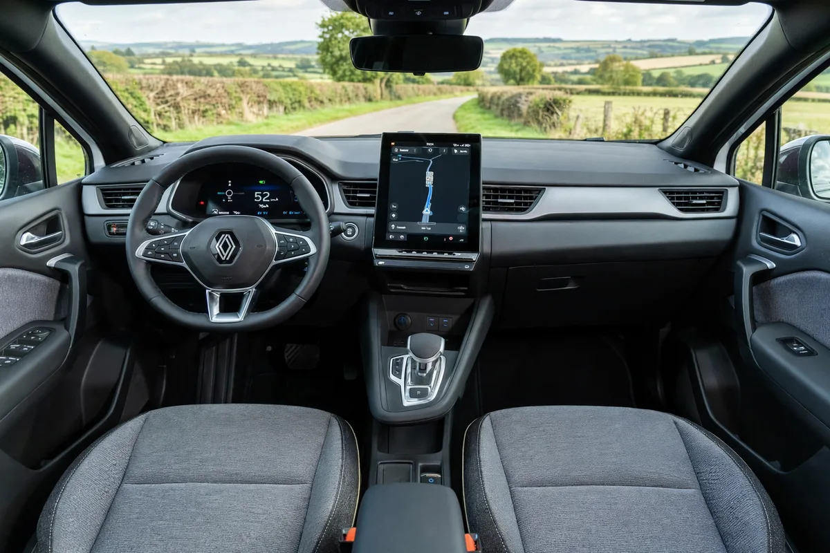 Interior oficial del Renault Captur E-Tech 145