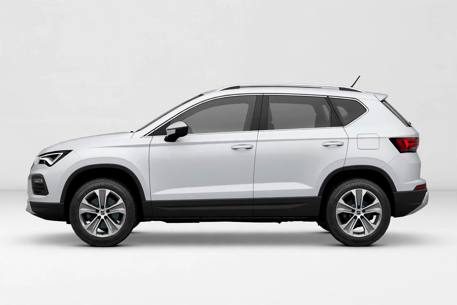 SEAT Ateca 2.0 TDI, vista lateral del SUV diésel