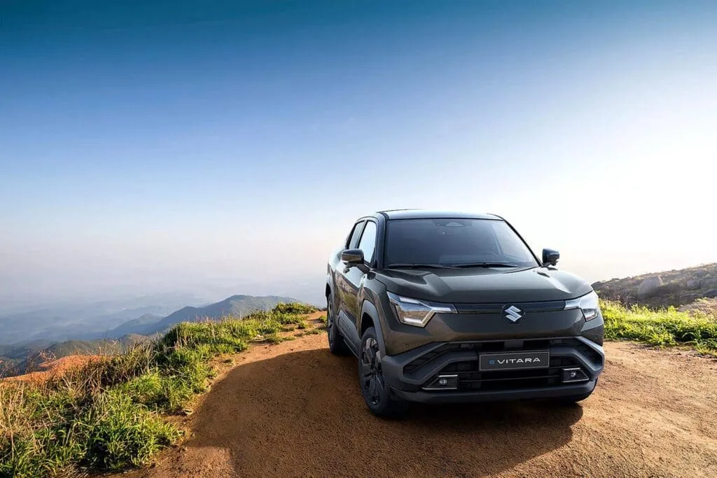 Suzuki eVitara, vista lateral del SUV eléctrico