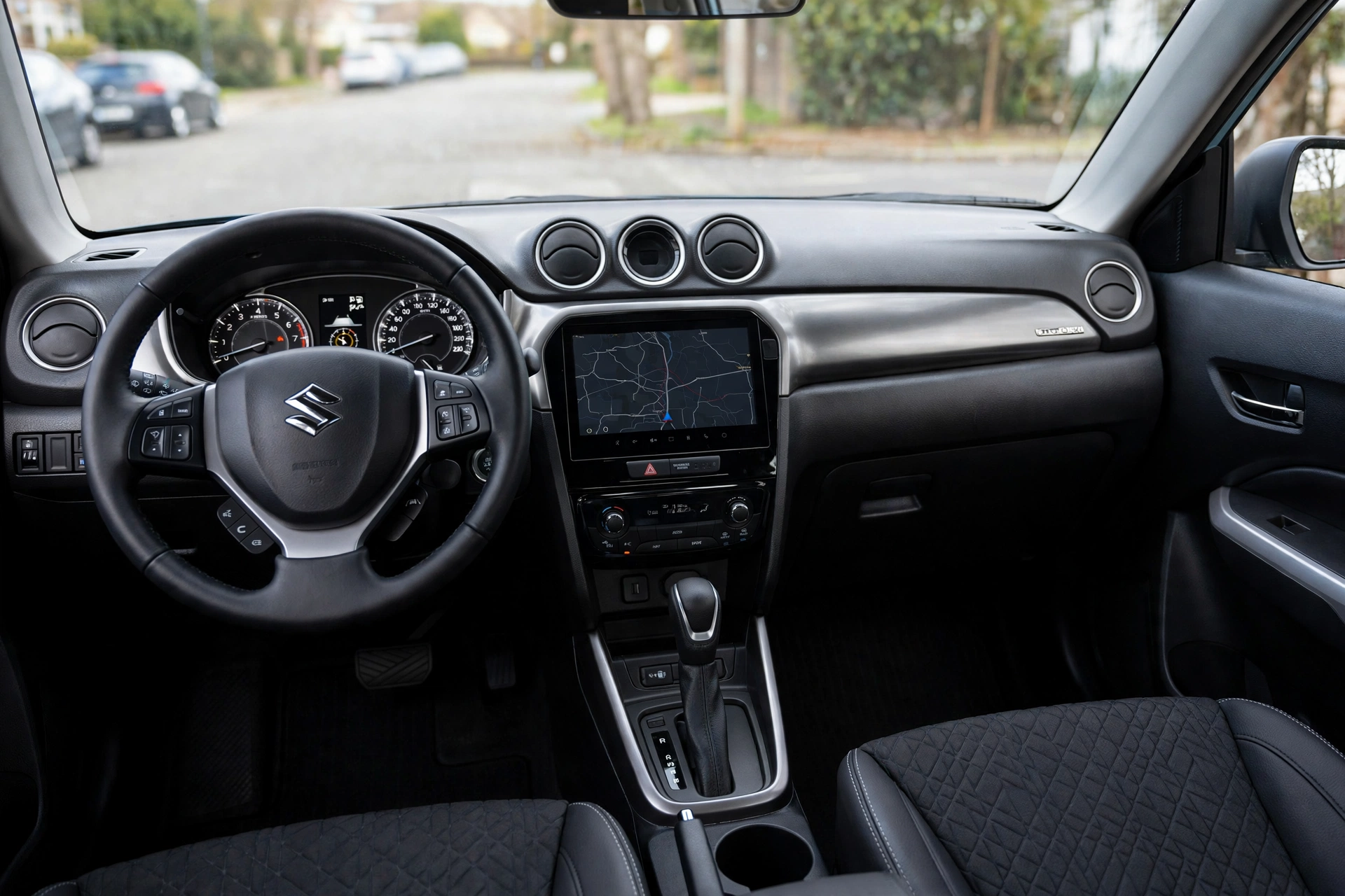 Interior oficial del Suzuki Vitara 1.5 Strong Hybrid