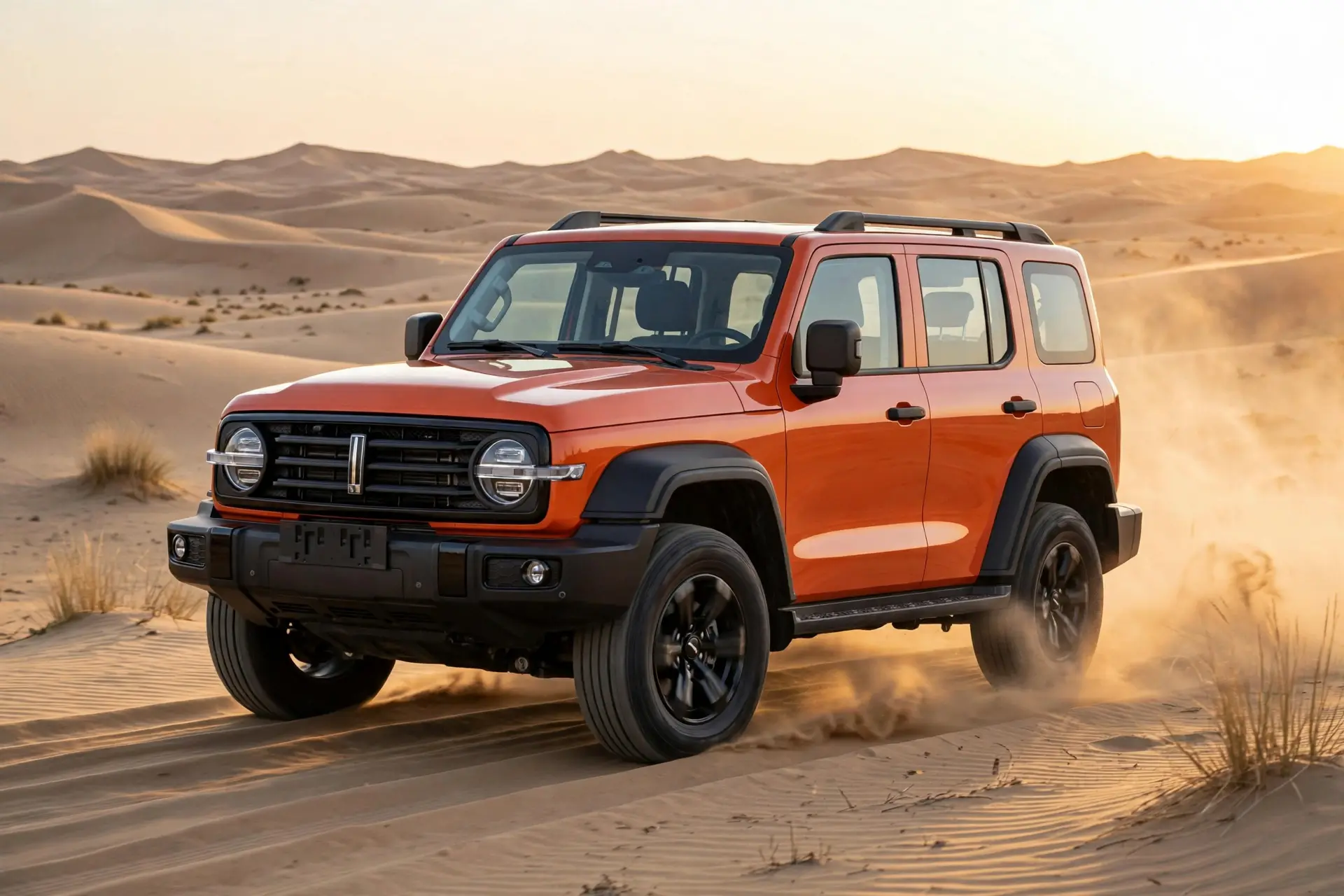 Tank 300 2.0T naranja en dunas al atardecer