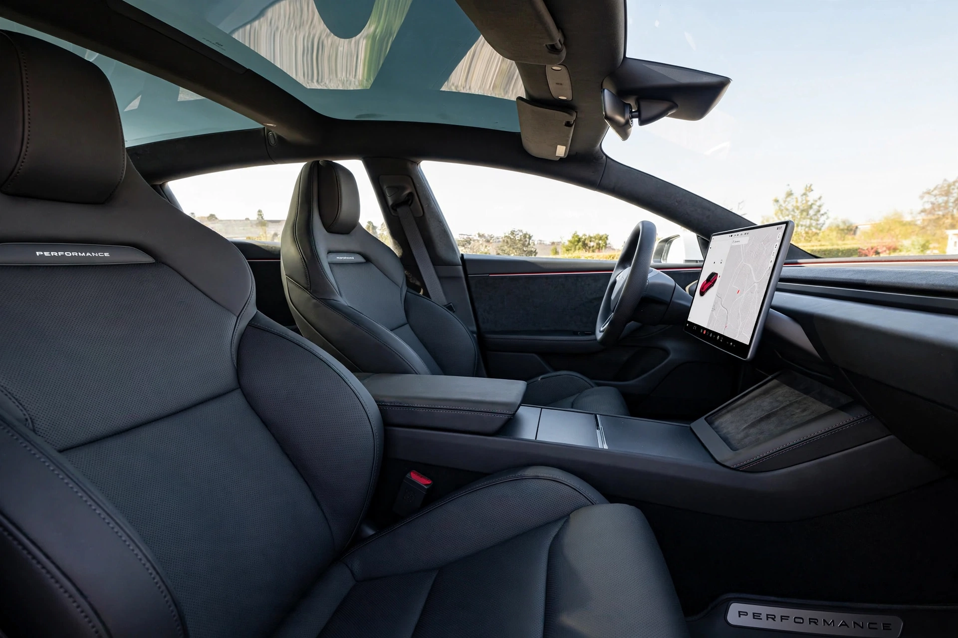 Interior oficial del Tesla Model 3 Performance