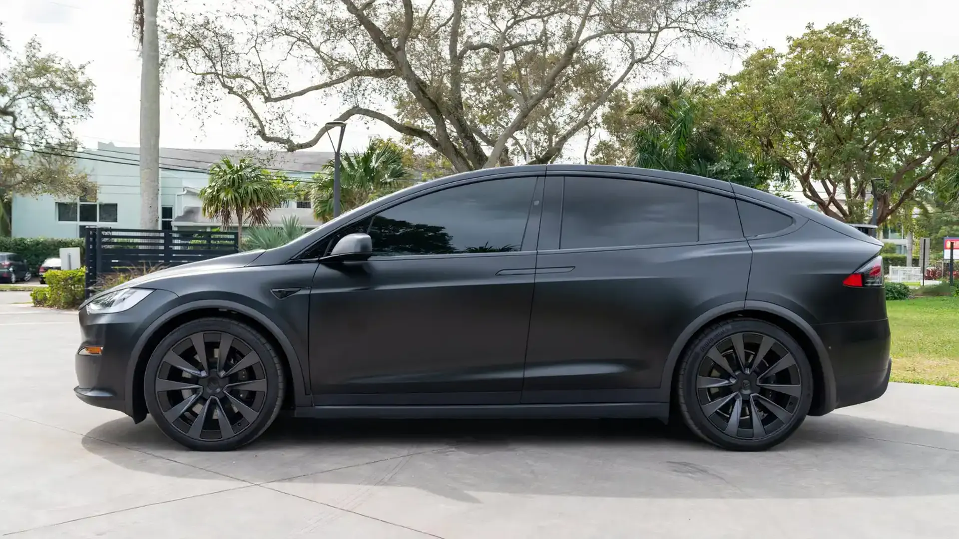 Tesla Model X Plaid 2026