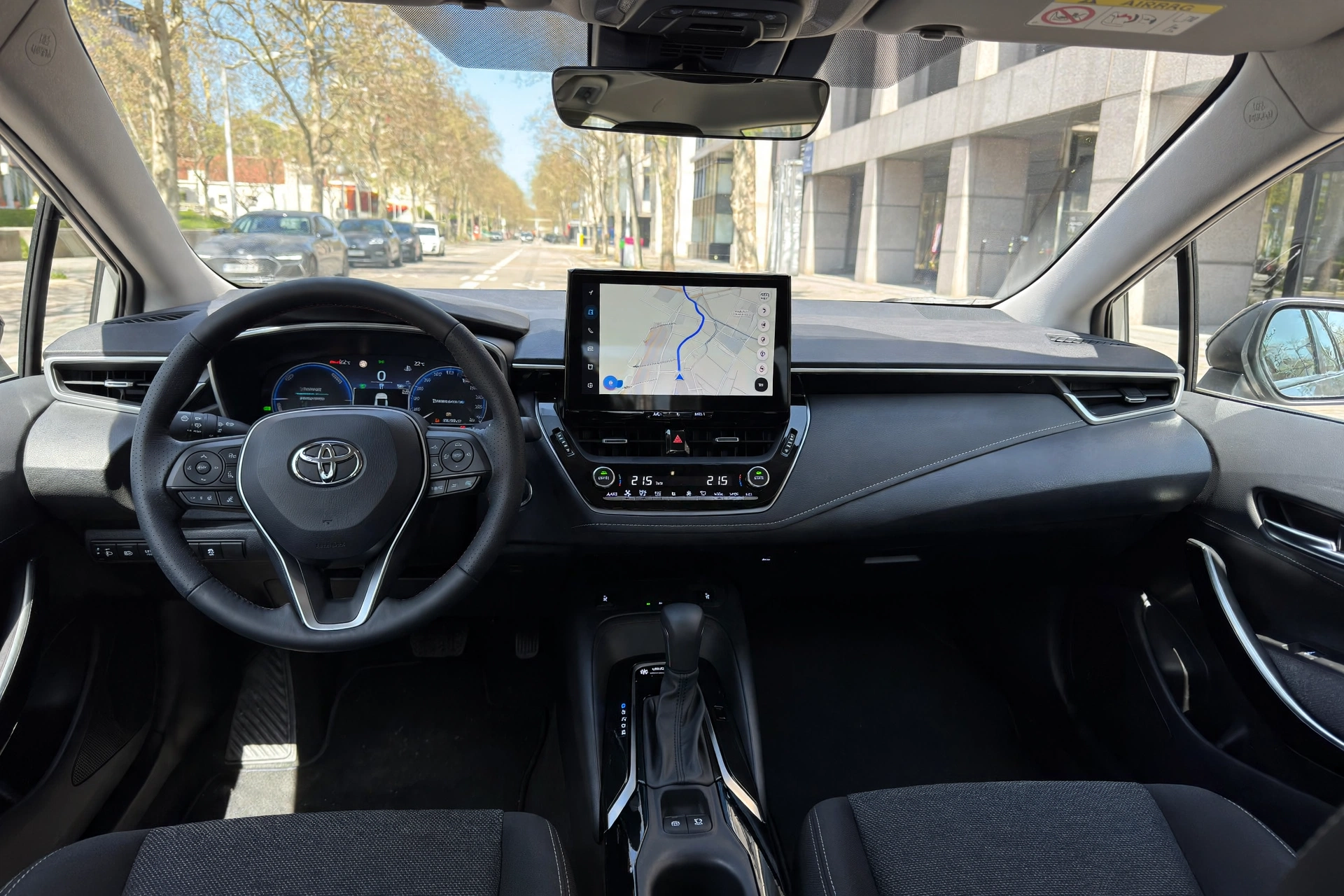 Interior del Toyota Corolla Touring Sports 2025