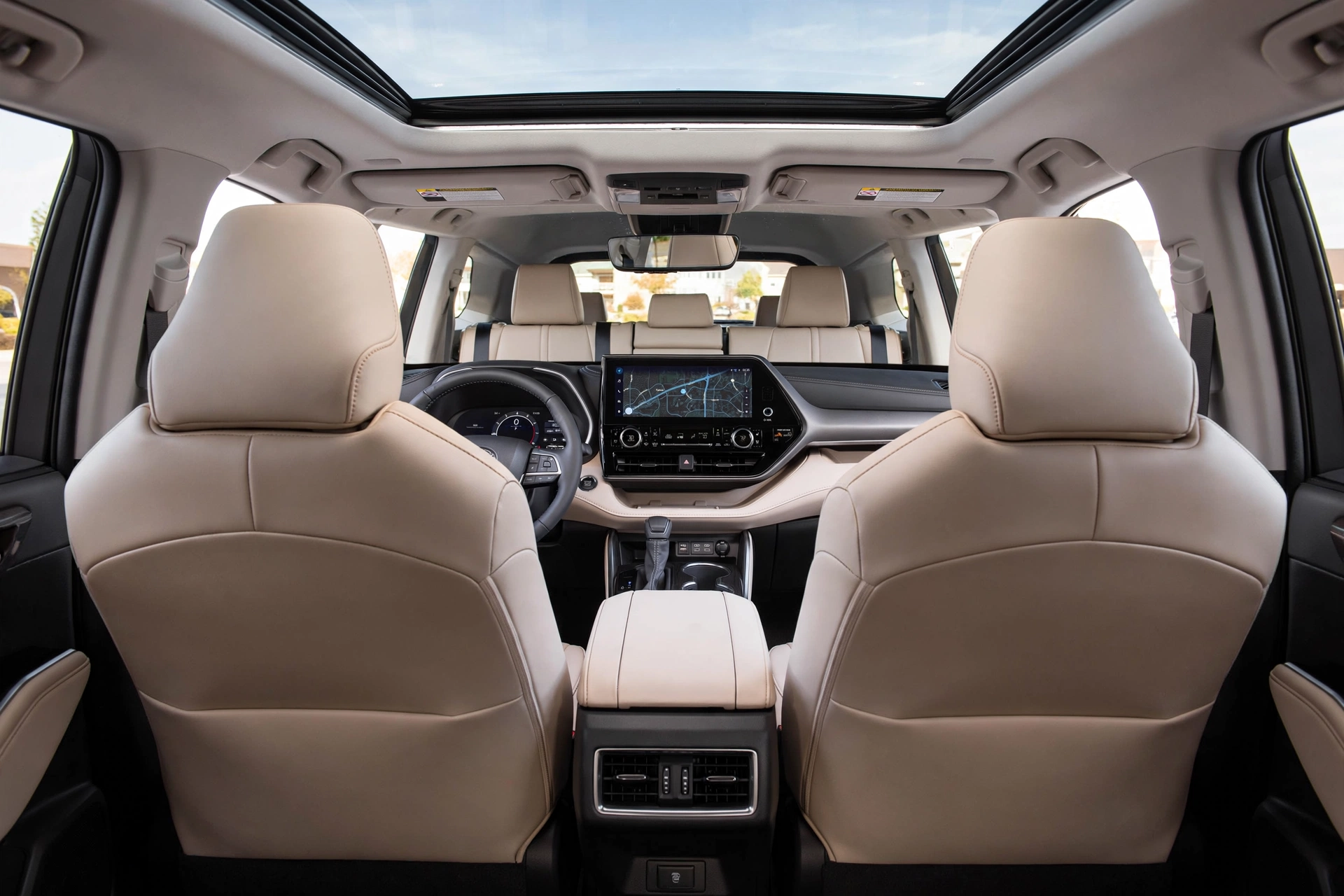 Interior del Toyota Highlander 2025 con 7 plazas