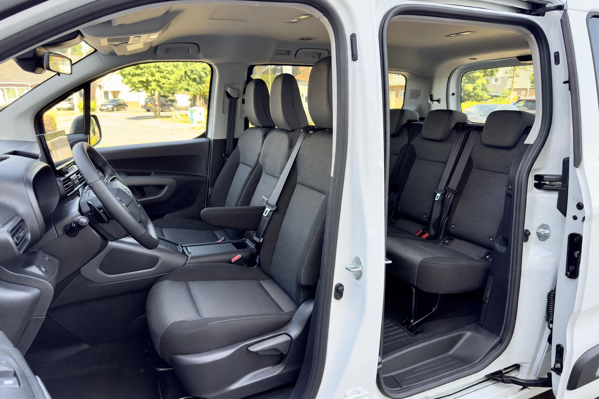 Interior oficial del Toyota Proace City Verso