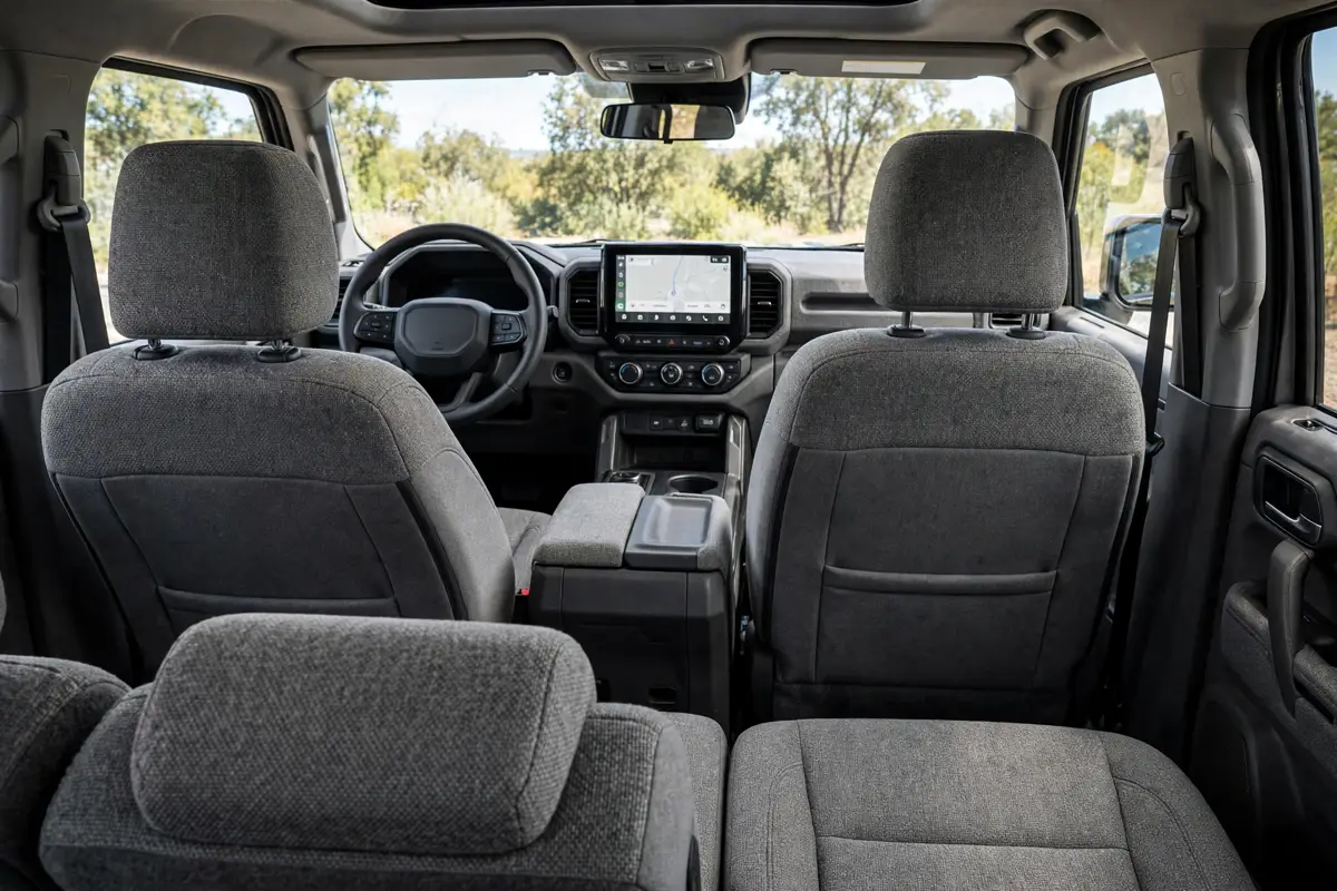 Interior oficial del Toyota RAV4 Hybrid 220H Advance 4x2