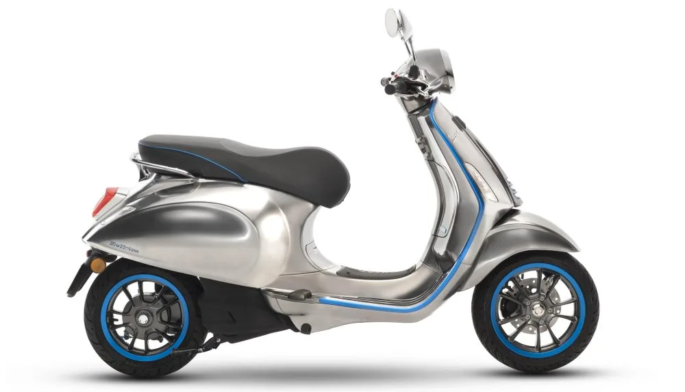 Foto oficial de la Vespa Elettrica