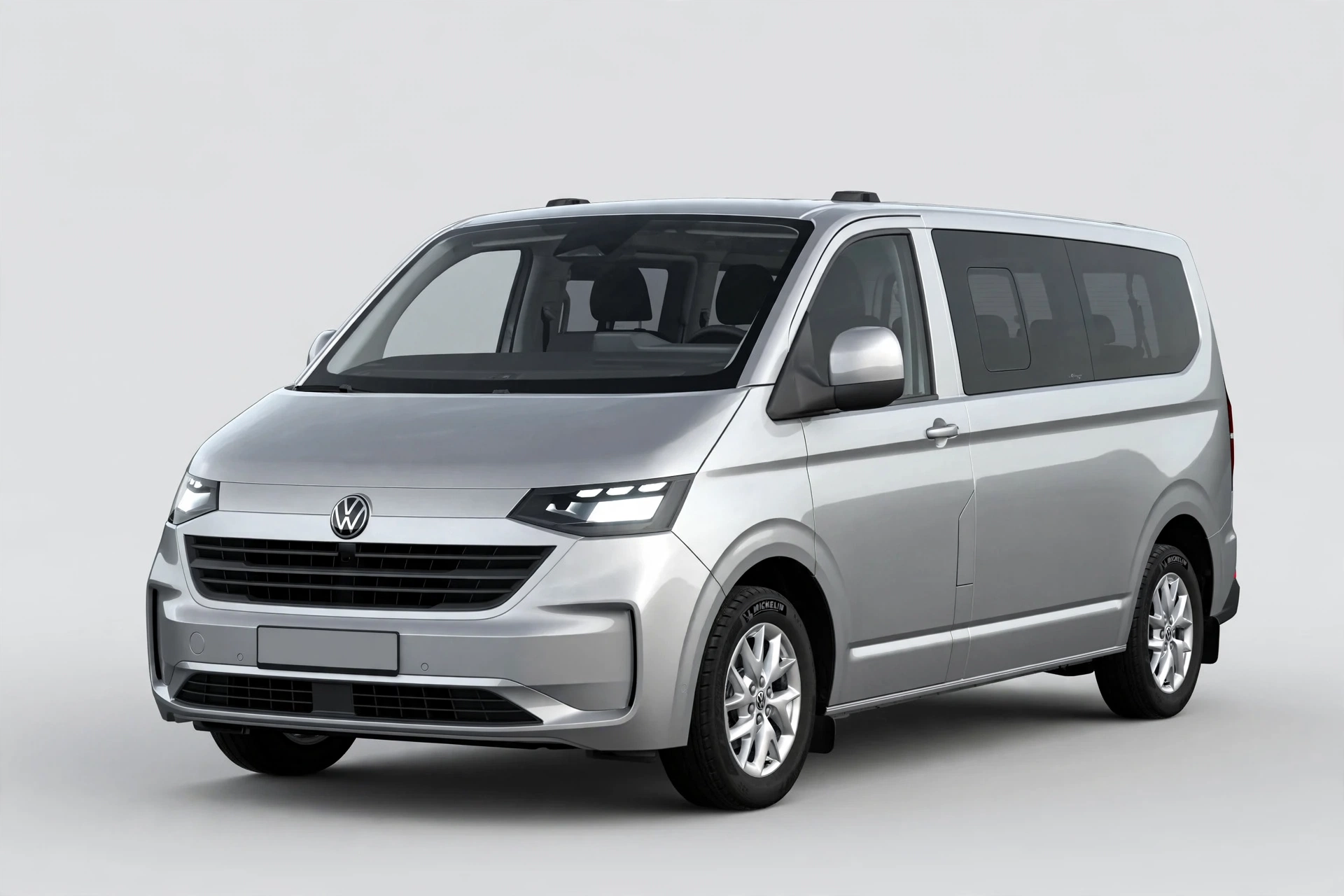 Volkswagen Caravelle T7, vista tres cuartos delantera