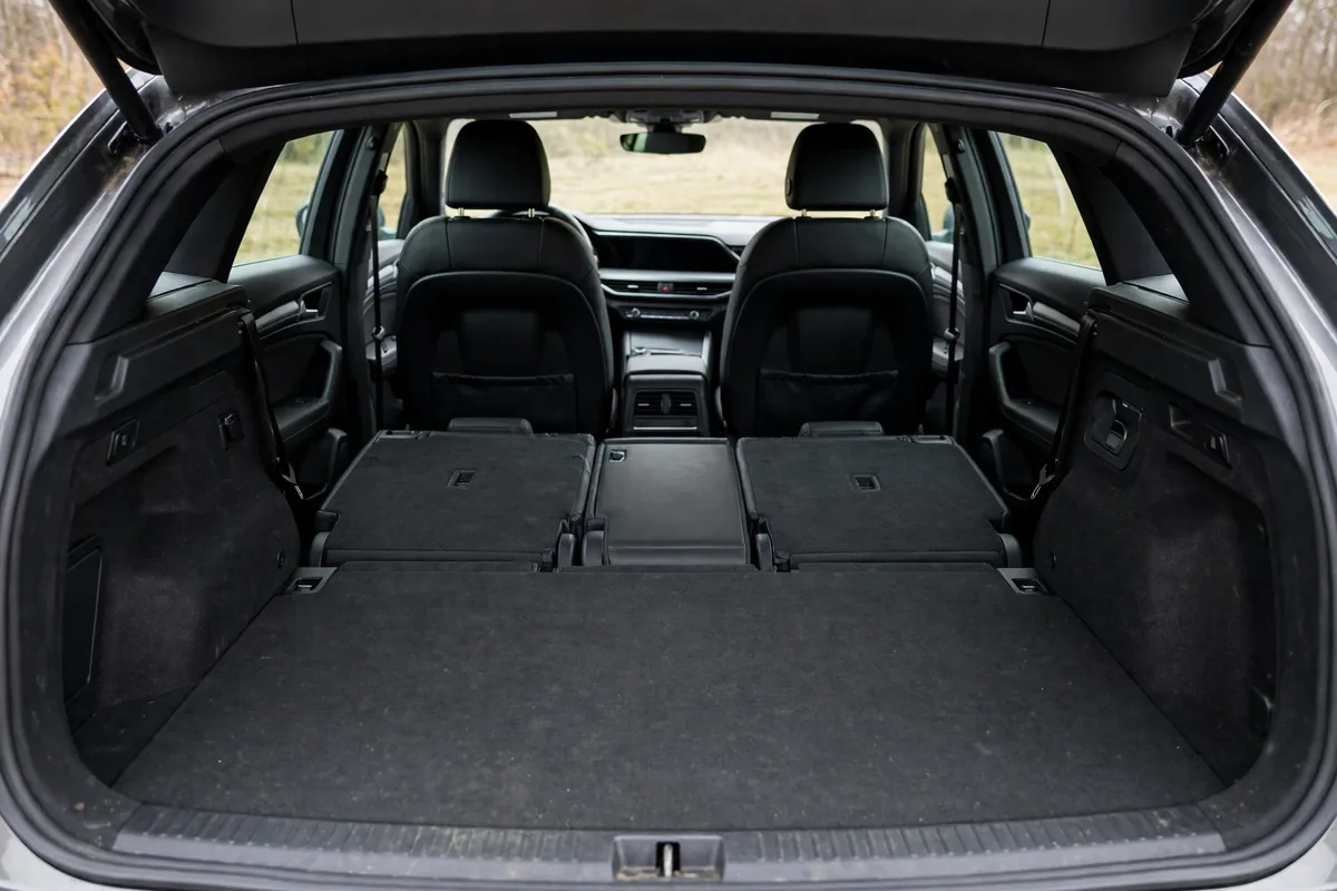 Interior oficial del Volkswagen Golf Variant 1.5 eTSI Style