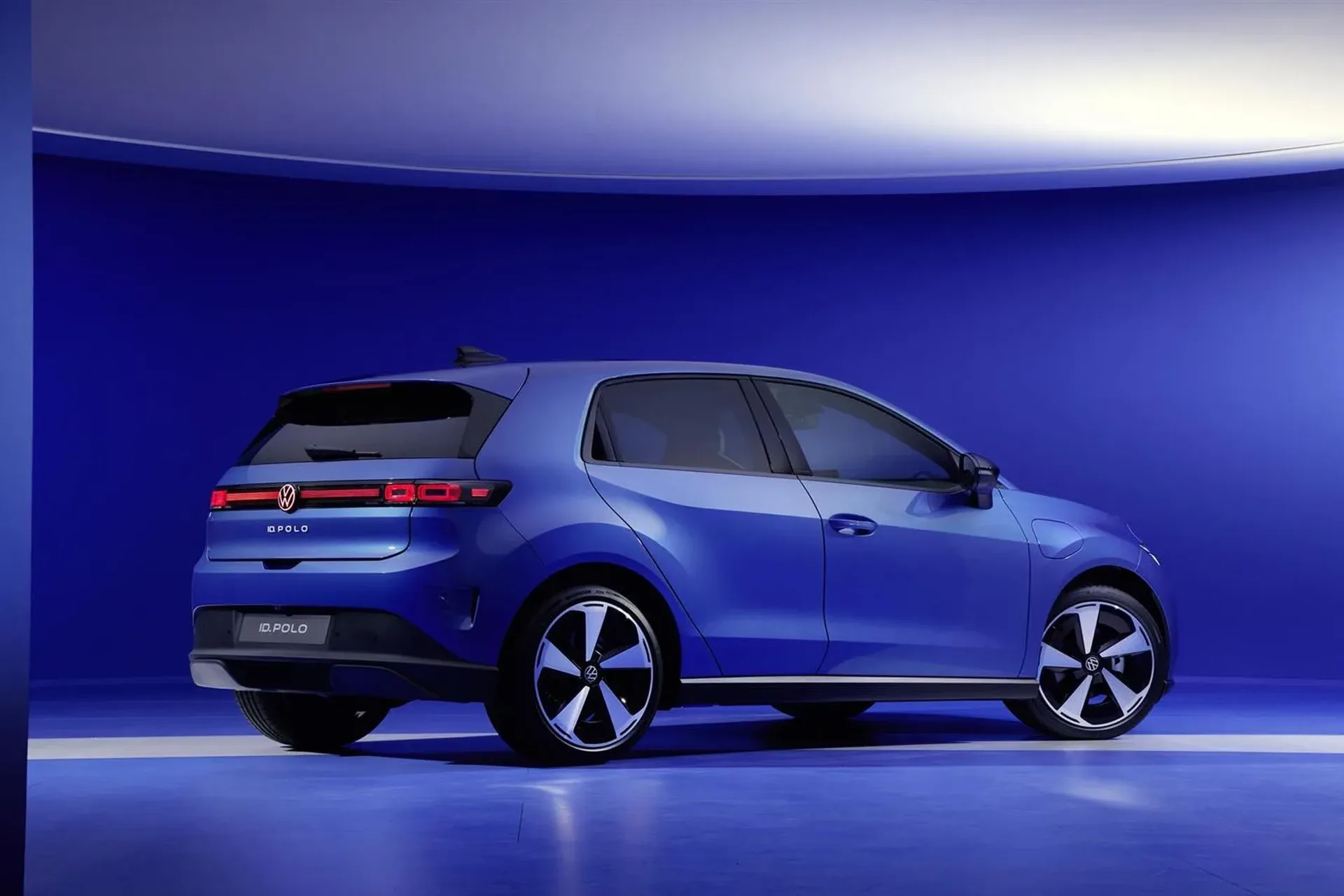 Volkswagen ID.Polo 2026 eléctrico en carretera europea