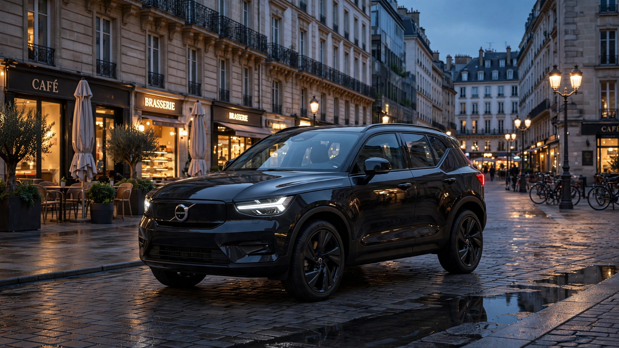 Volvo EX40, SUV eléctrico compacto en ciudad