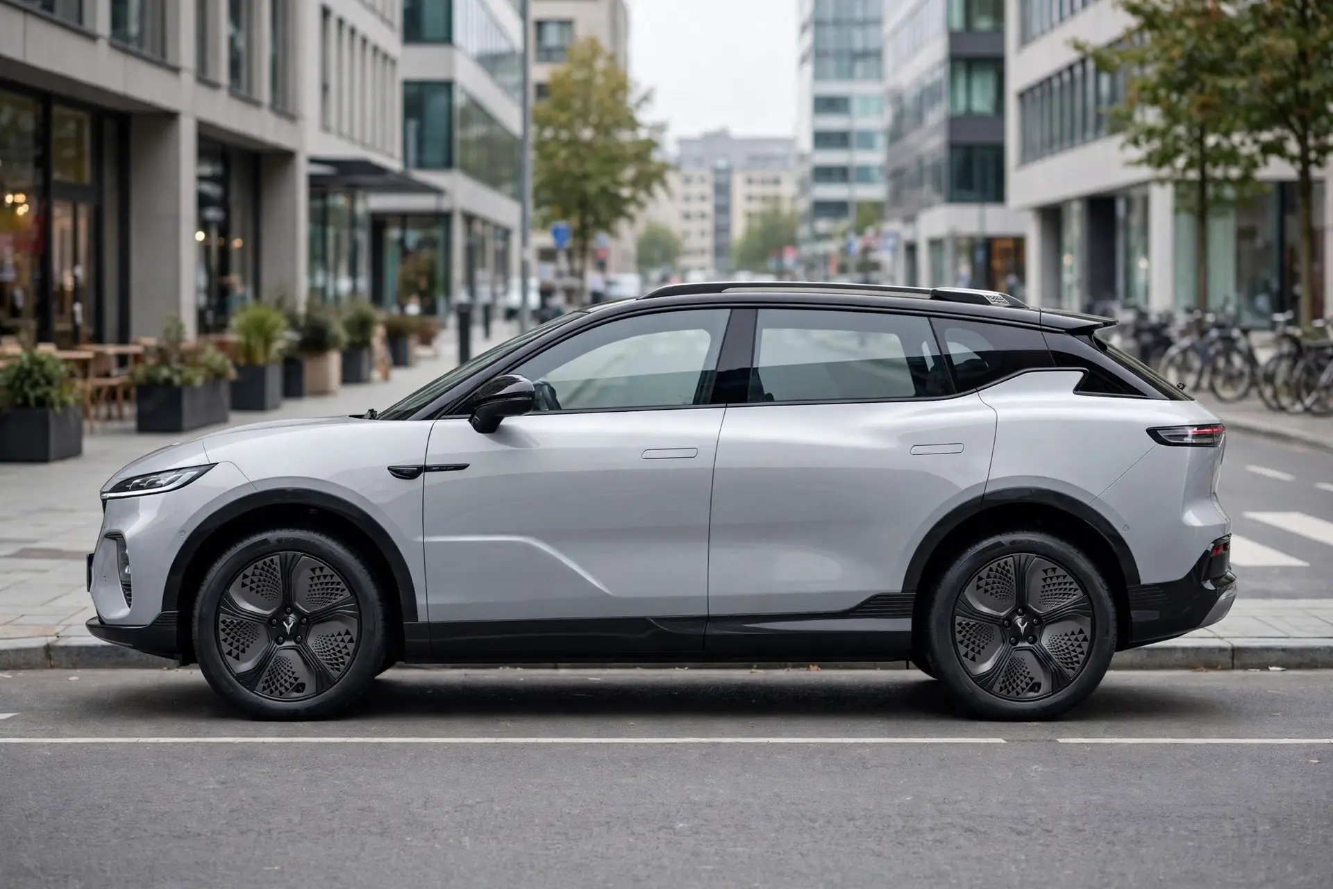 Voyah Courage 109 kWh, vista lateral en ciudad