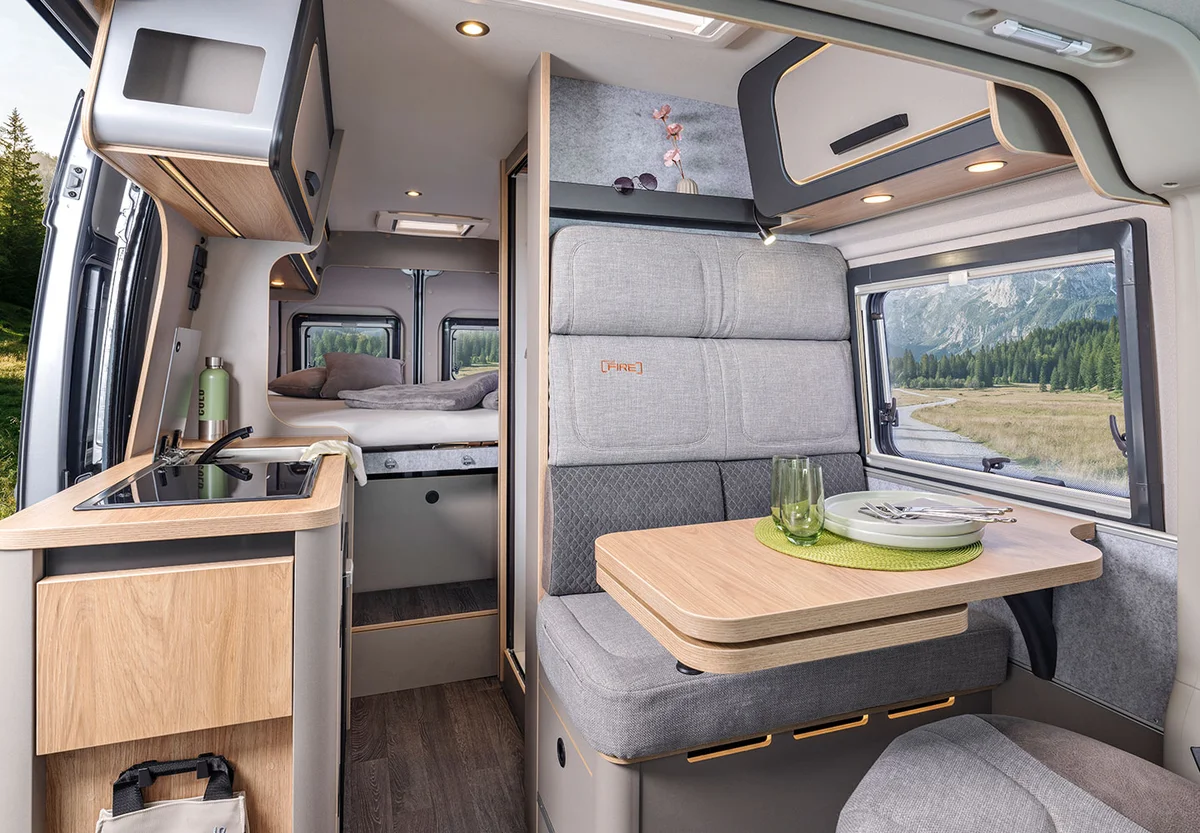 Interior oficial de la Weinsberg CaraBus Grey Edition [FIRE] 600 MQ