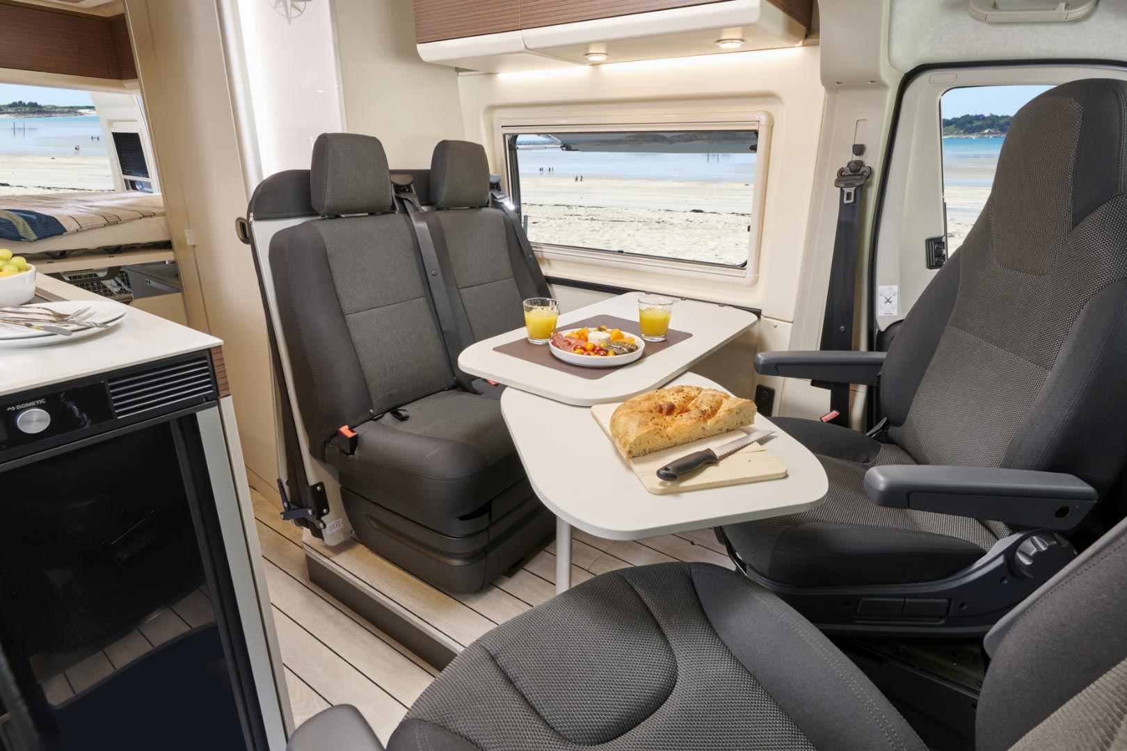 Interior oficial del Westfalia Columbus 600