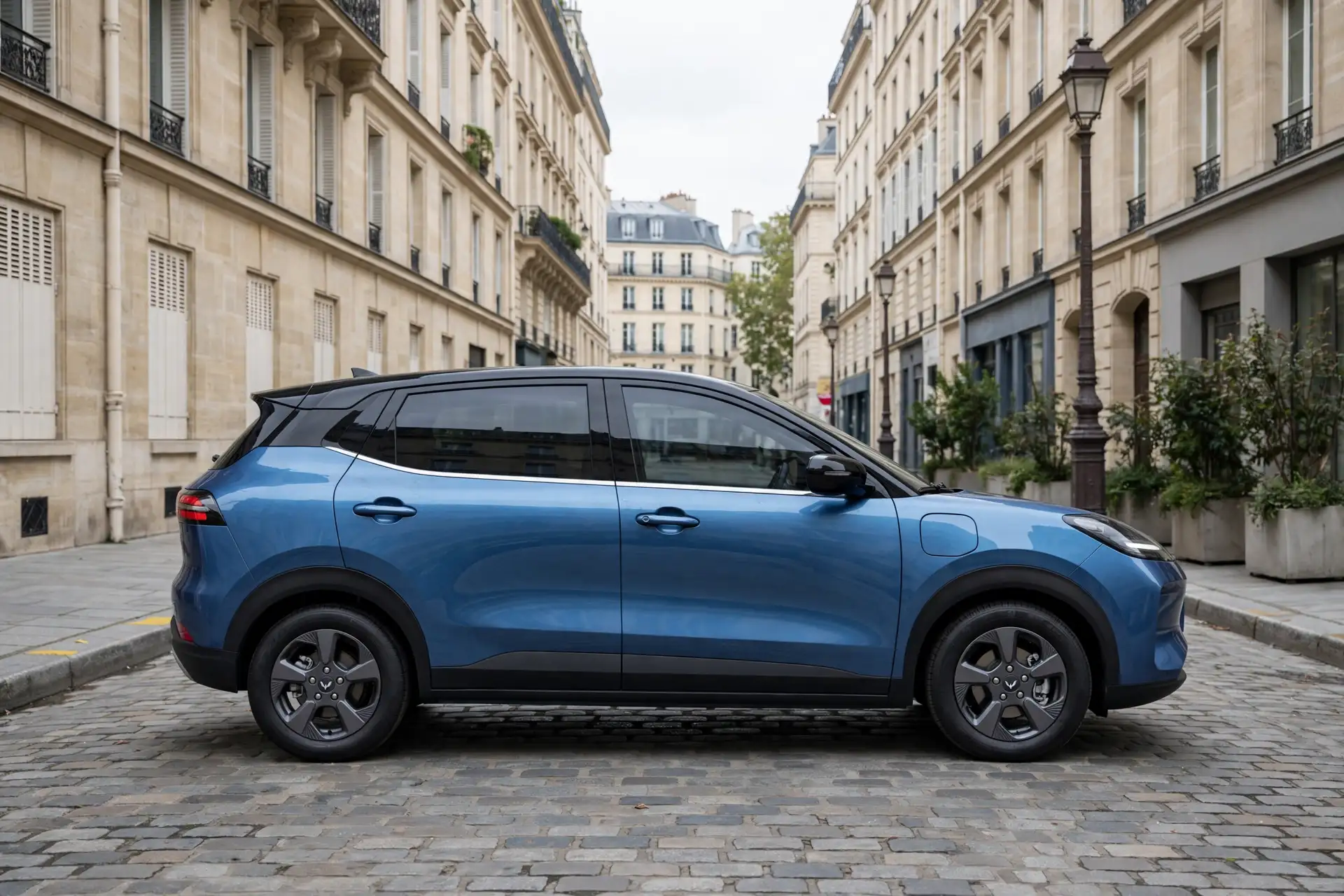 Wuling Bingo Plus, vista lateral en ciudad