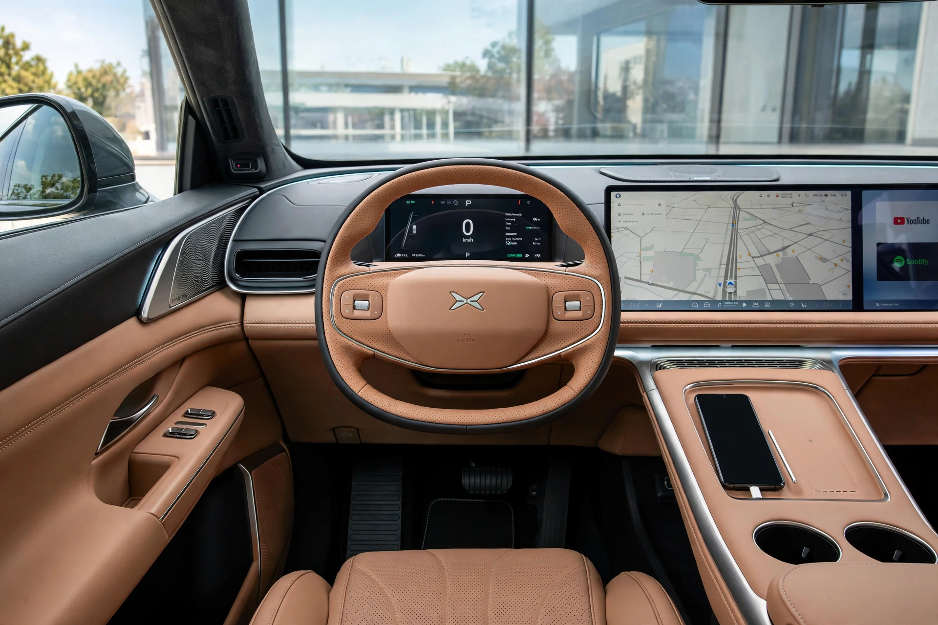 Interior del XPeng G9L con pantalla táctil central, imagen editorial