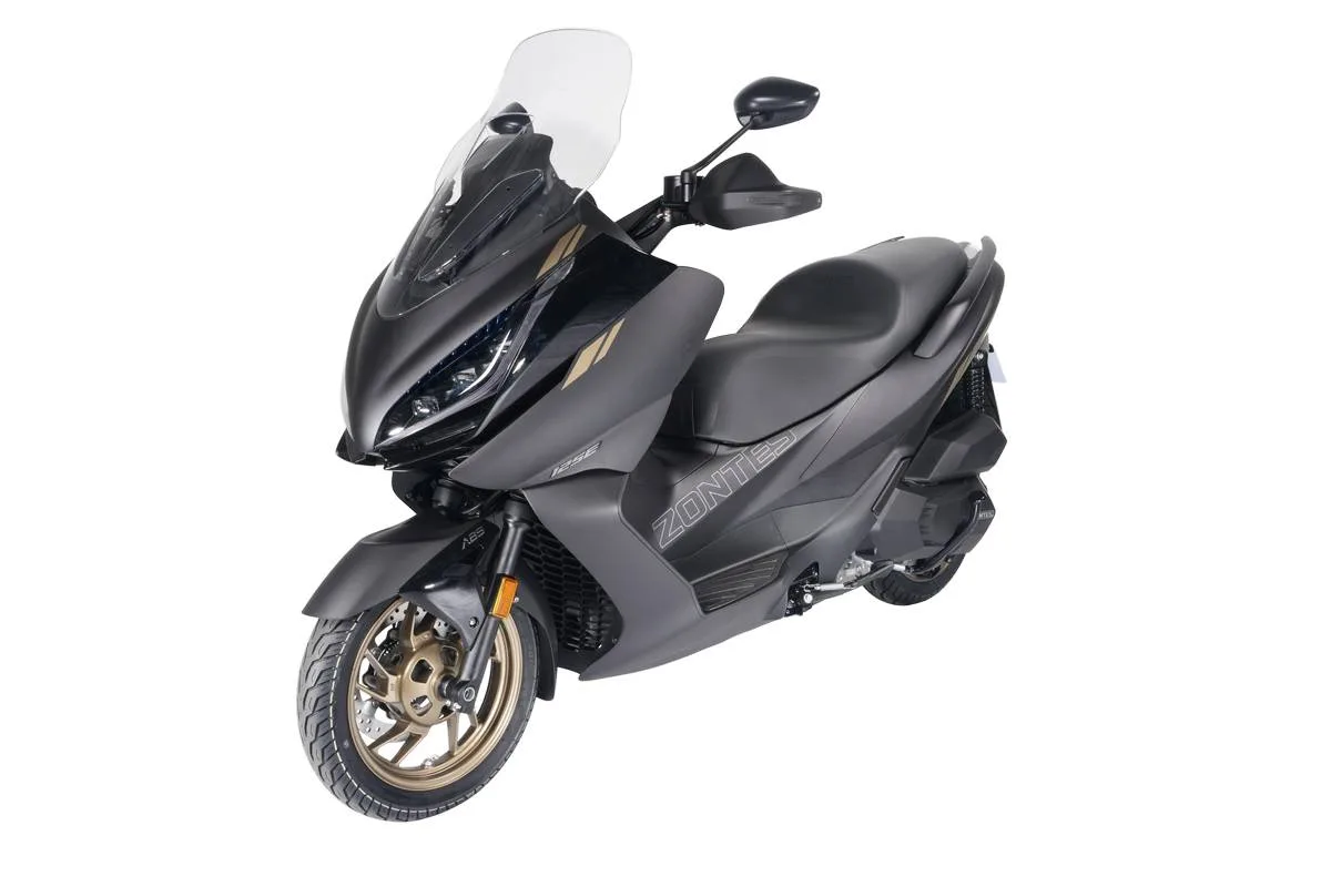 Zontes E125, detalle del frontal